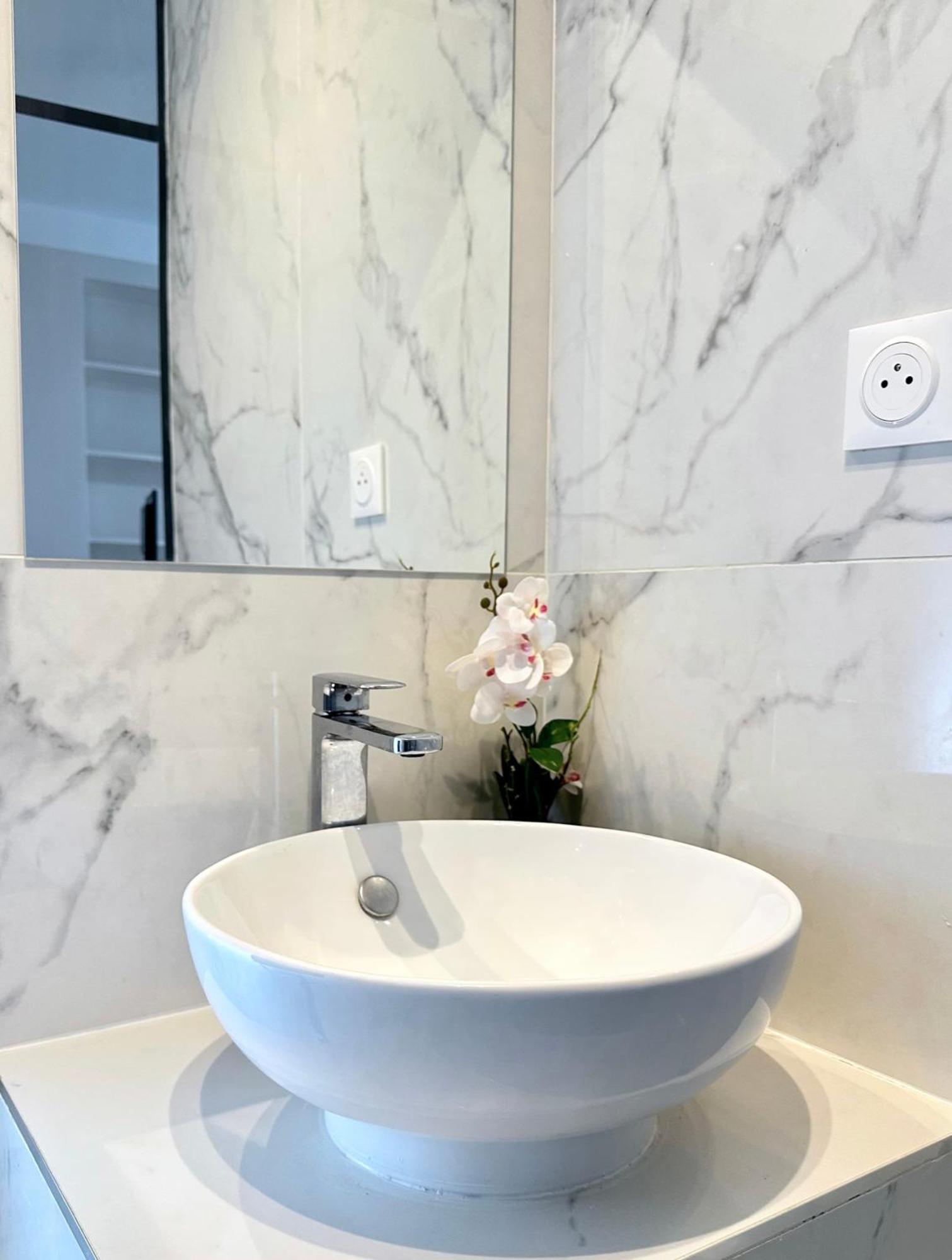 Typical Luxurious Parisian Getaway Apartment *